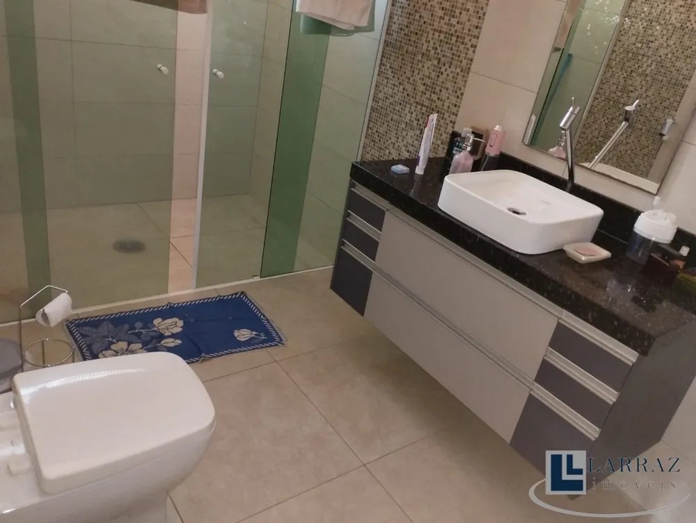 Chácara, 6 quartos, 2035 m² - Foto 1