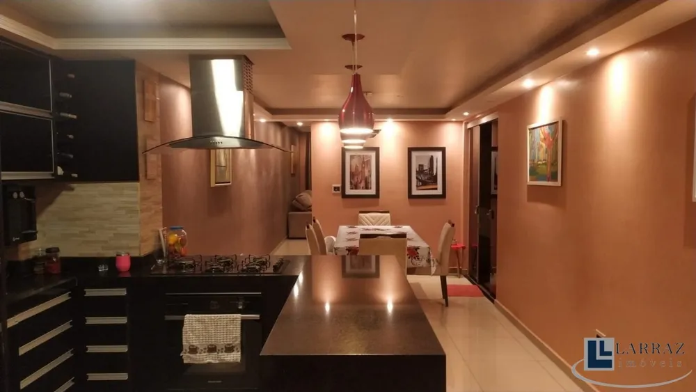 Casa, 3 quartos, 218 m² - Foto 1