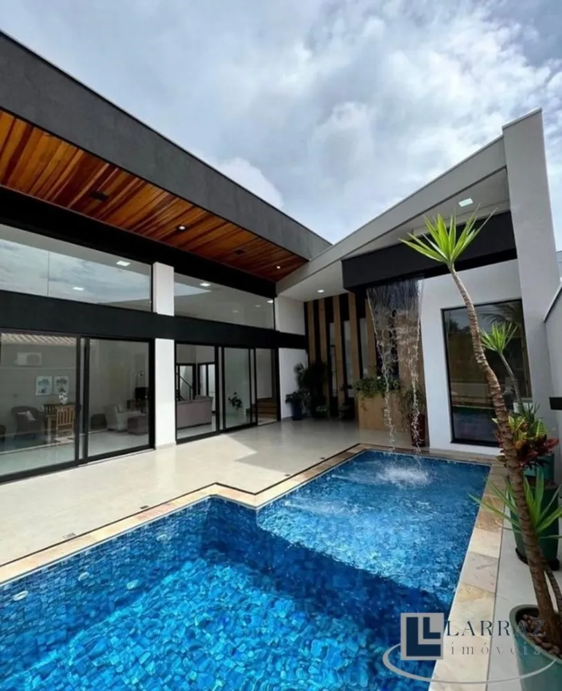 Casa, 3 quartos, 266 m² - Foto 1