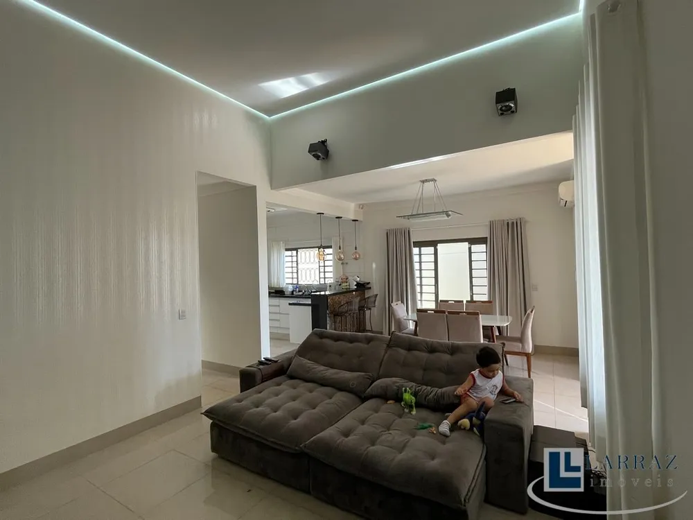 Casa, 3 quartos, 234 m² - Foto 10