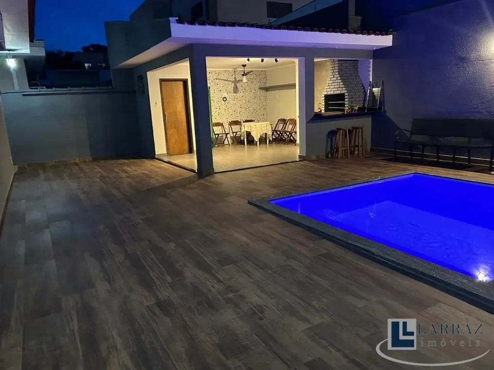 Casa, 5 quartos, 273 m² - Foto 1