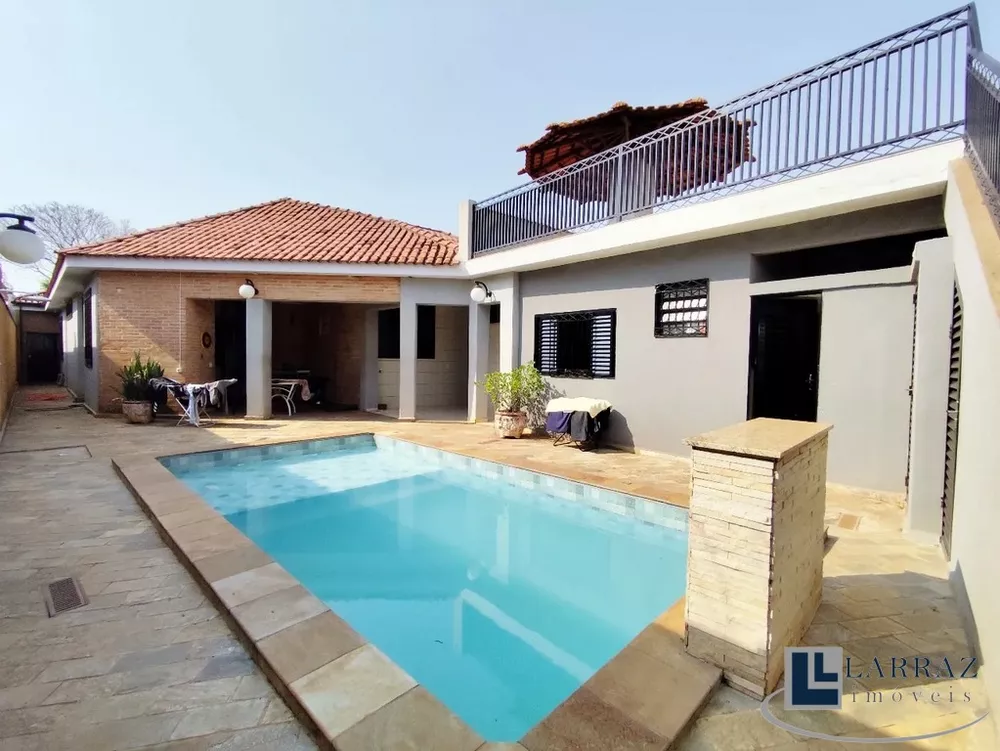 Casa, 3 quartos, 295 m² - Foto 1