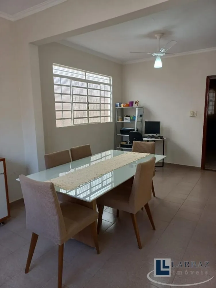 Casa, 3 quartos, 198 m² - Foto 3