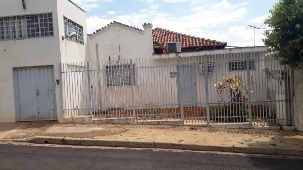 Casa, 3 quartos, 330 m² - Foto 1