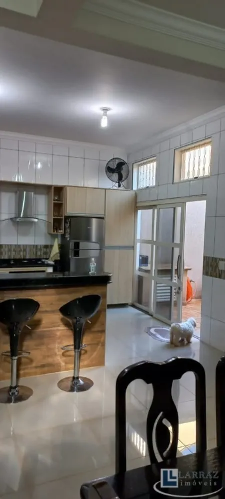 Casa, 3 quartos, 242 m² - Foto 5