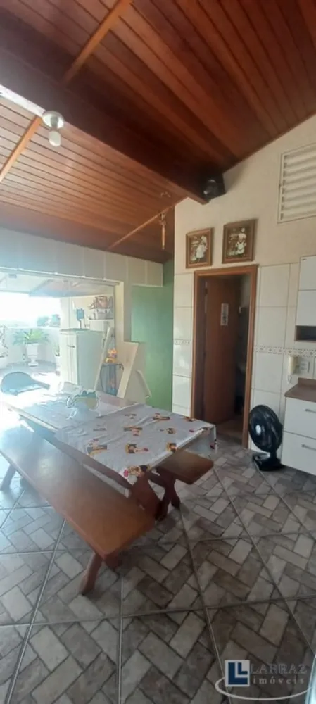 Casa, 3 quartos, 242 m² - Foto 10