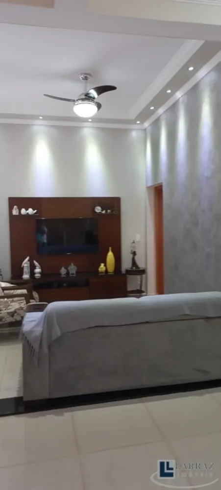Casa, 3 quartos, 242 m² - Foto 3