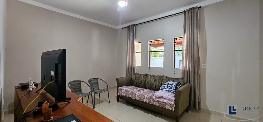 Casa, 3 quartos, 226 m² - Foto 2
