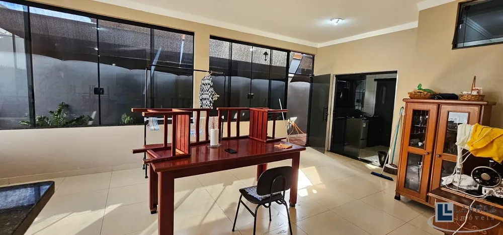 Casa, 3 quartos, 226 m² - Foto 1