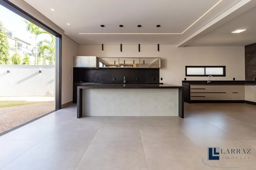 Casa, 4 quartos, 353 m² - Foto 1