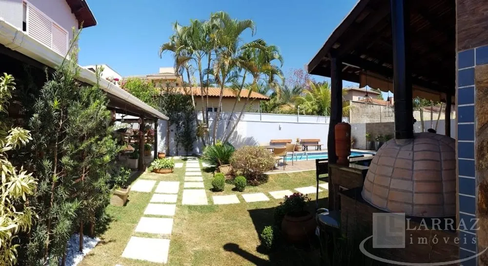 Casa, 4 quartos, 330 m² - Foto 1