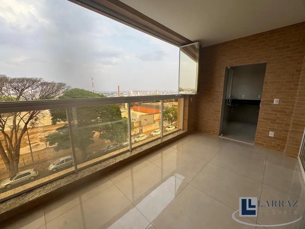 Apartamento, 3 quartos, 161 m² - Foto 1