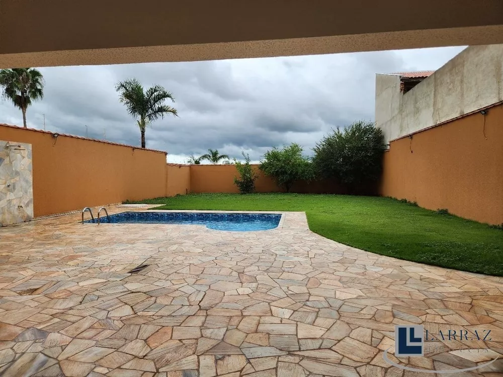 Casa, 4 quartos, 225 m² - Foto 1