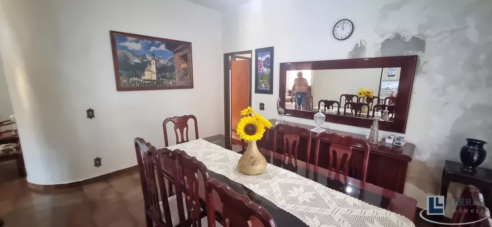 Casa, 3 quartos, 206 m² - Foto 1