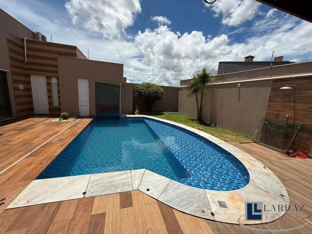 Casa, 4 quartos, 300 m² - Foto 1