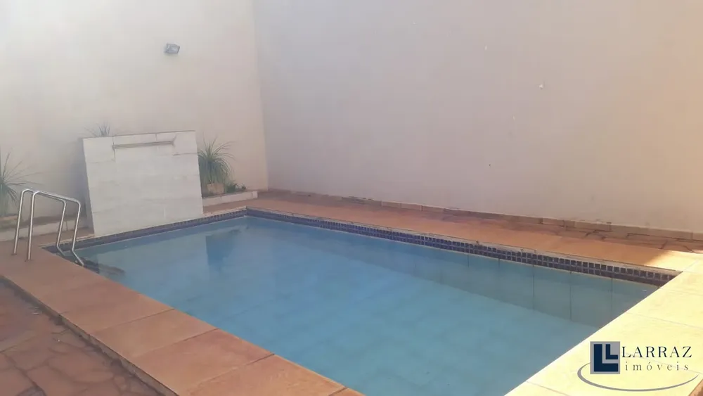 Casa, 4 quartos, 294 m² - Foto 1