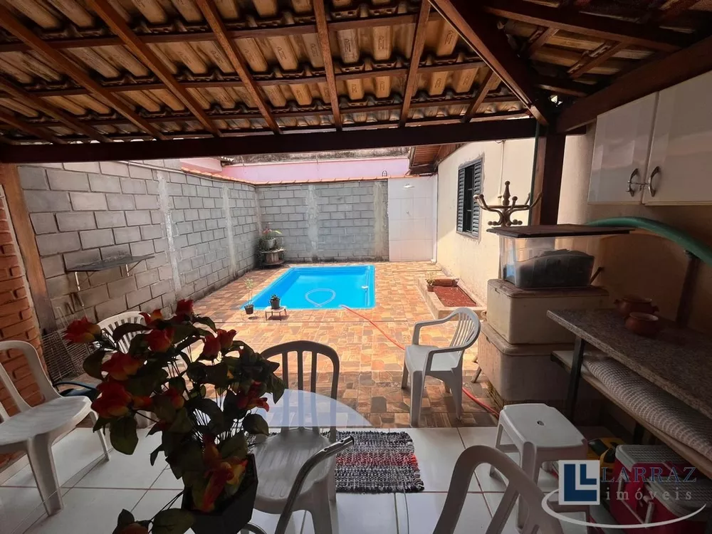 Casa, 3 quartos, 166 m² - Foto 1