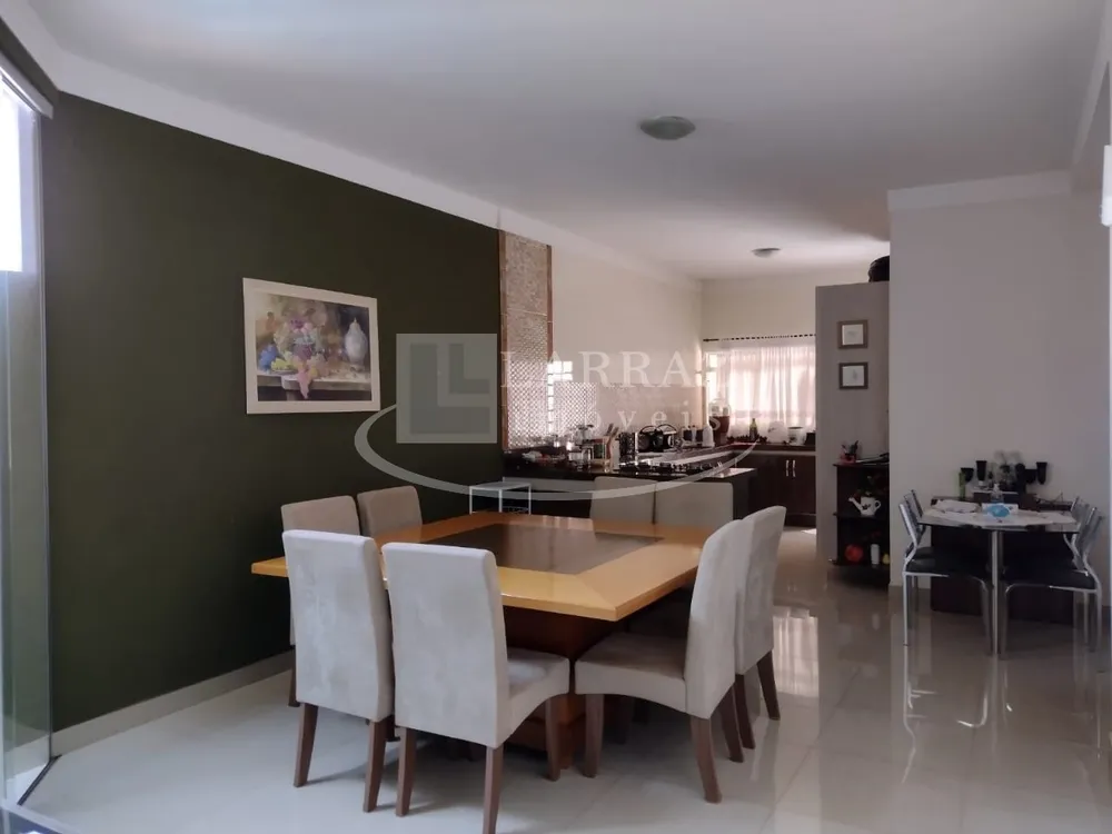 Casa, 3 quartos, 195 m² - Foto 2