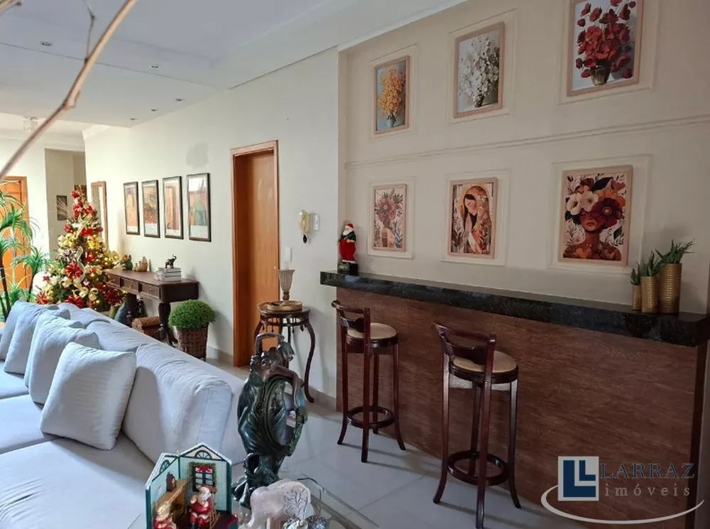 Casa, 4 quartos, 207 m² - Foto 1