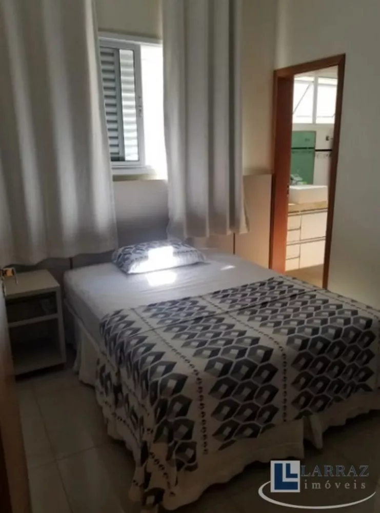 Casa, 4 quartos, 207 m² - Foto 2