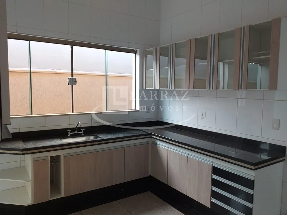 Casa, 3 quartos, 250 m² - Foto 1
