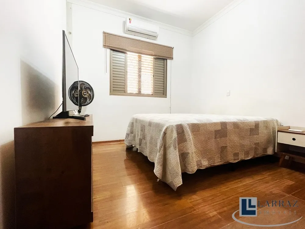 Casa, 3 quartos, 225 m² - Foto 15
