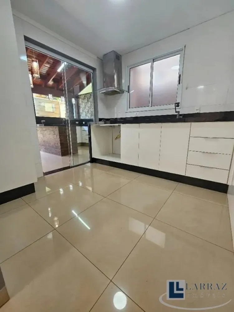 Casa, 3 quartos, 157 m² - Foto 2