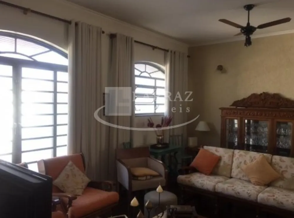 Casa, 3 quartos, 250 m² - Foto 2