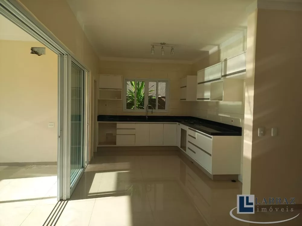 Casa, 3 quartos, 318 m² - Foto 1