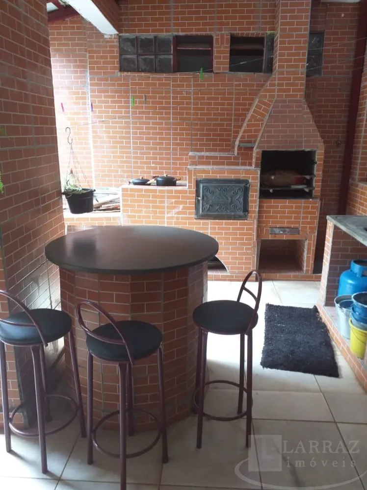 Casa, 3 quartos, 240 m² - Foto 1