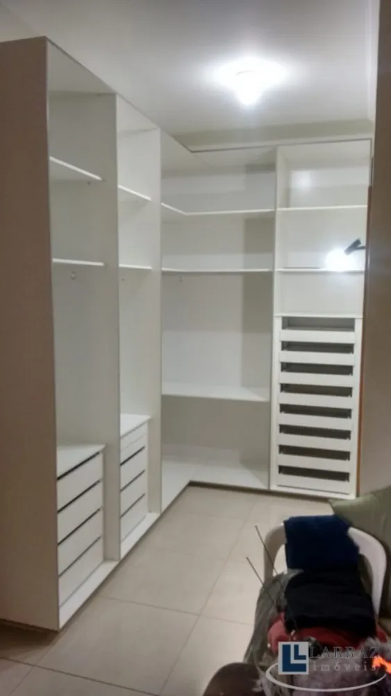 Chácara, 3 quartos, 2428 m² - Foto 3