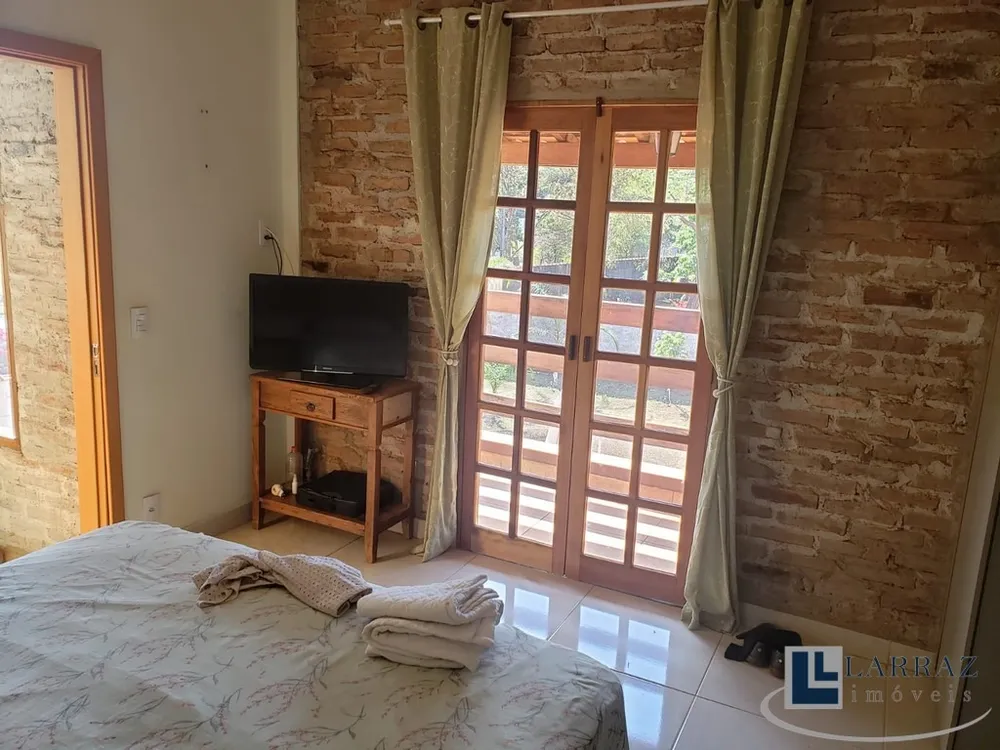 Chácara, 3 quartos, 2428 m² - Foto 10