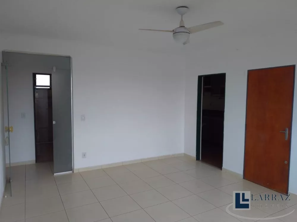 Apartamento, 3 quartos, 76 m² - Foto 2