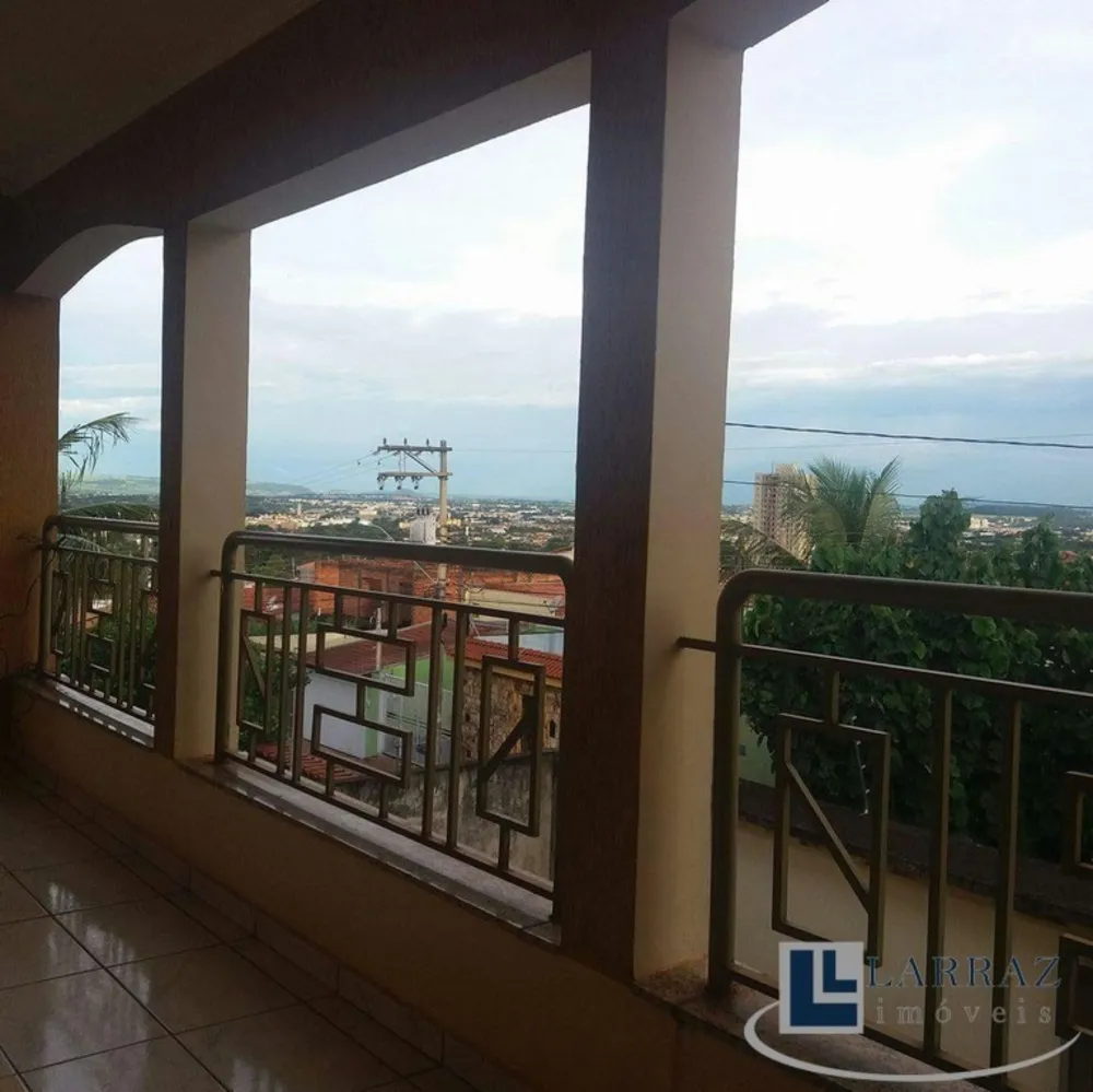 Casa, 3 quartos, 251 m² - Foto 1