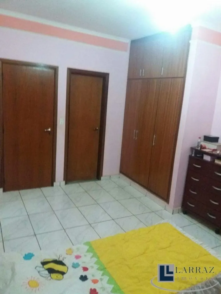 Casa, 3 quartos, 251 m² - Foto 4