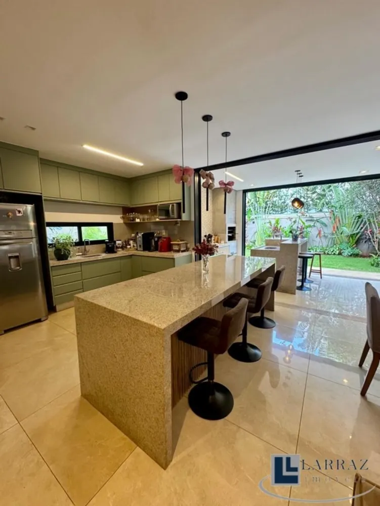 Casa, 3 quartos, 285 m² - Foto 4