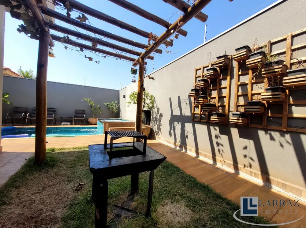 Casa, 3 quartos, 174 m² - Foto 1