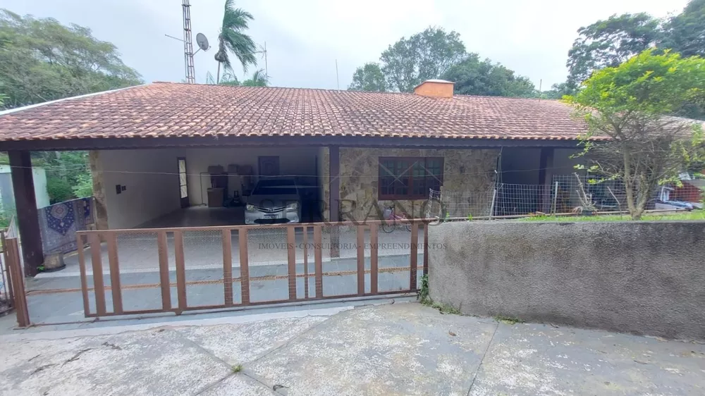 Chácara à venda com 3 quartos, 300m² - Foto 1