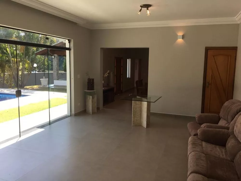 Casa de Condomínio à venda com 3 quartos, 380m² - Foto 3