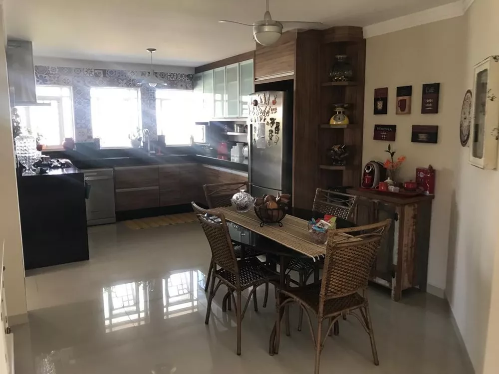 Casa à venda com 4 quartos, 460m² - Foto 4