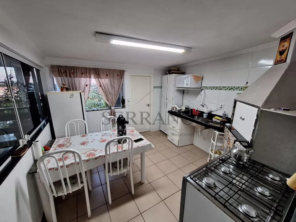 Casa à venda com 3 quartos, 220m² - Foto 6