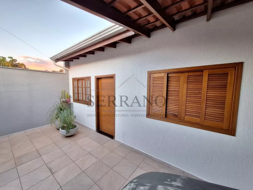 Casa à venda com 3 quartos, 220m² - Foto 1