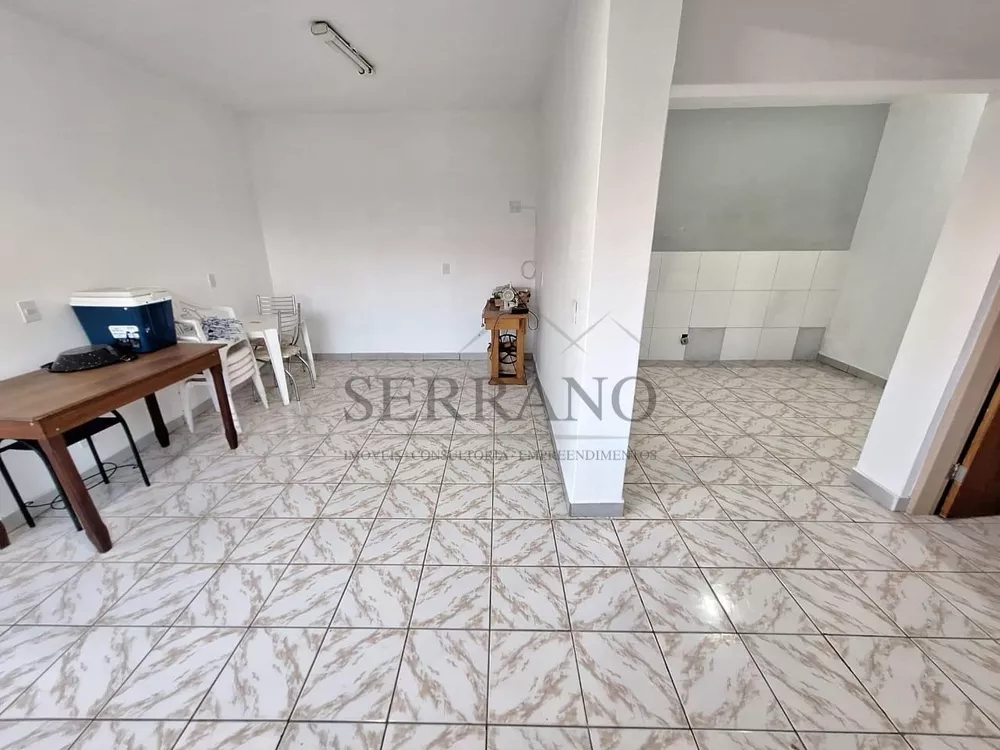 Casa à venda com 3 quartos, 220m² - Foto 4