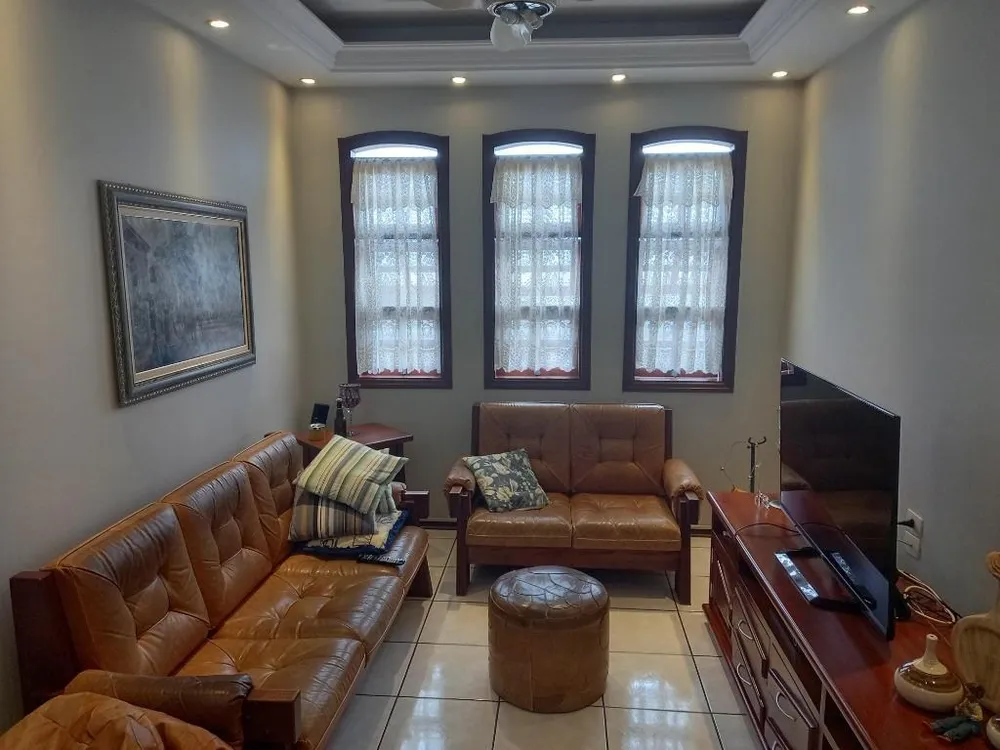 Casa, 6 quartos, 283 m² - Foto 1