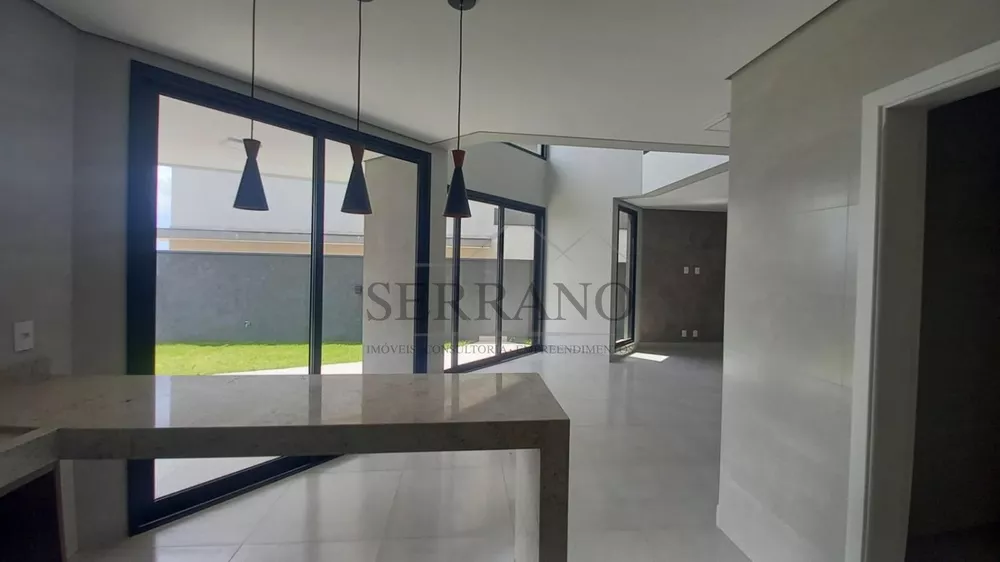 Casa de Condomínio à venda com 3 quartos, 250m² - Foto 3