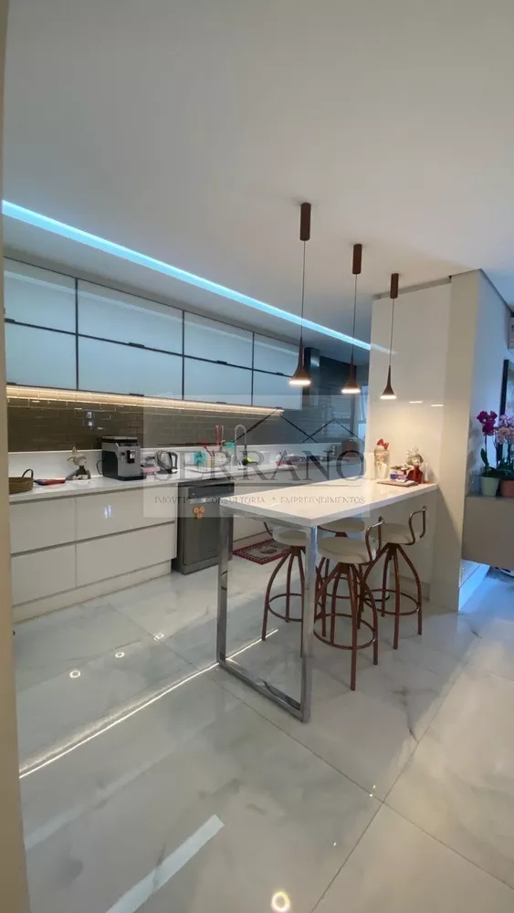 Apartamento à venda com 3 quartos, 160m² - Foto 3