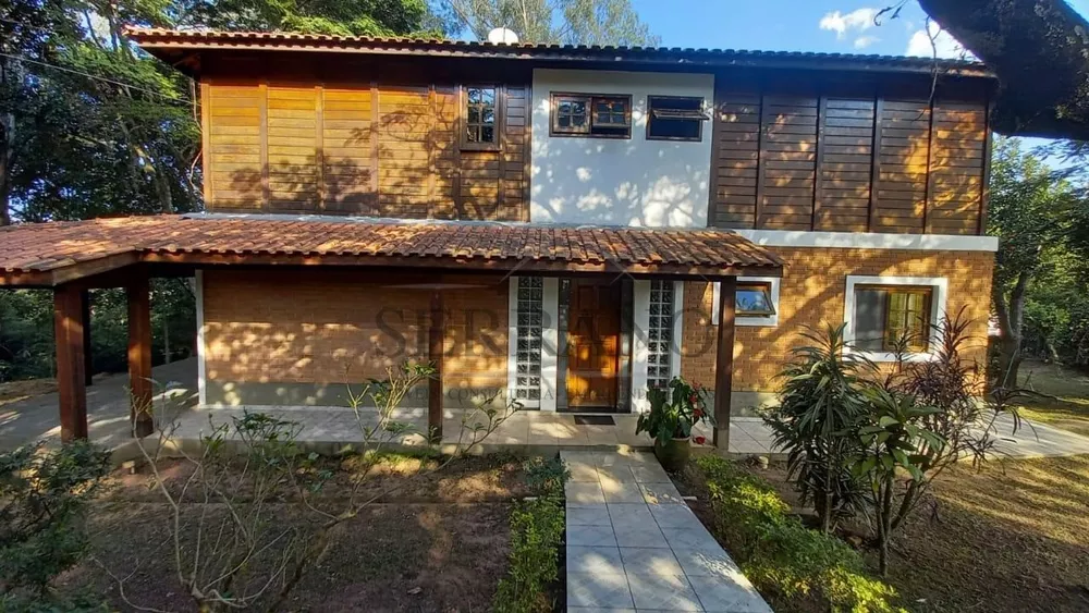 Chácara à venda com 3 quartos, 372m² - Foto 1