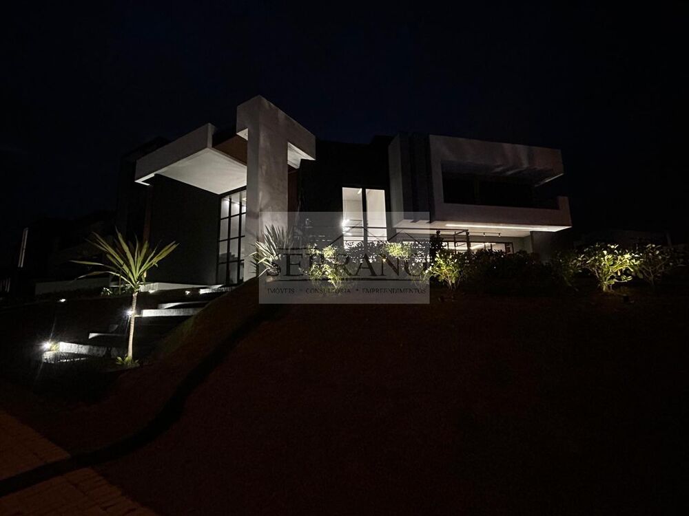 Casa de Condomínio à venda com 4 quartos, 390m² - Foto 1