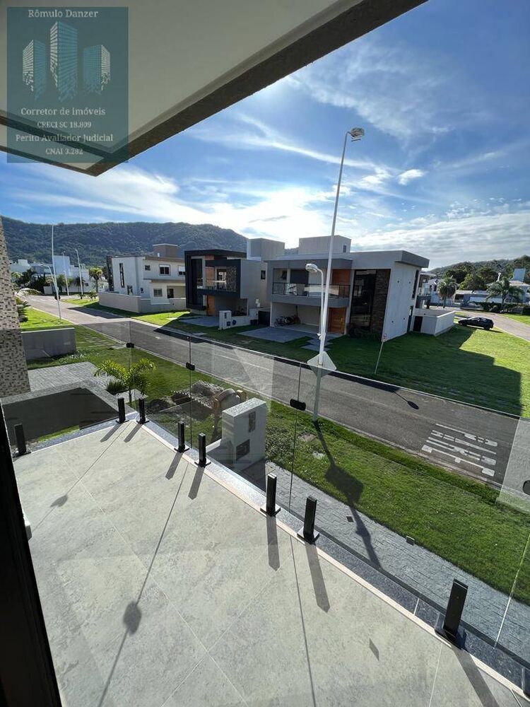 Casa, 4 quartos, 197 m² - Foto 1