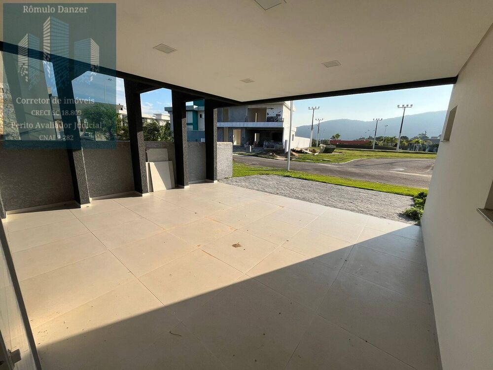 Casa, 4 quartos, 228 m² - Foto 1